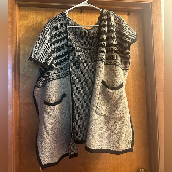 Hooded Boho Poncho - Picture 1 of 10